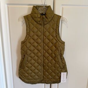 Athleta, NWT, Whisper Featherless Vest in Size US Small